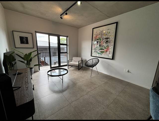 2 BEDROOM APARTMENT FOR SALE IN HYDE PARK